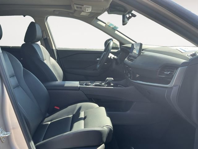 Used 2024 Nissan Rogue SL w/ SL Premium Package image 11