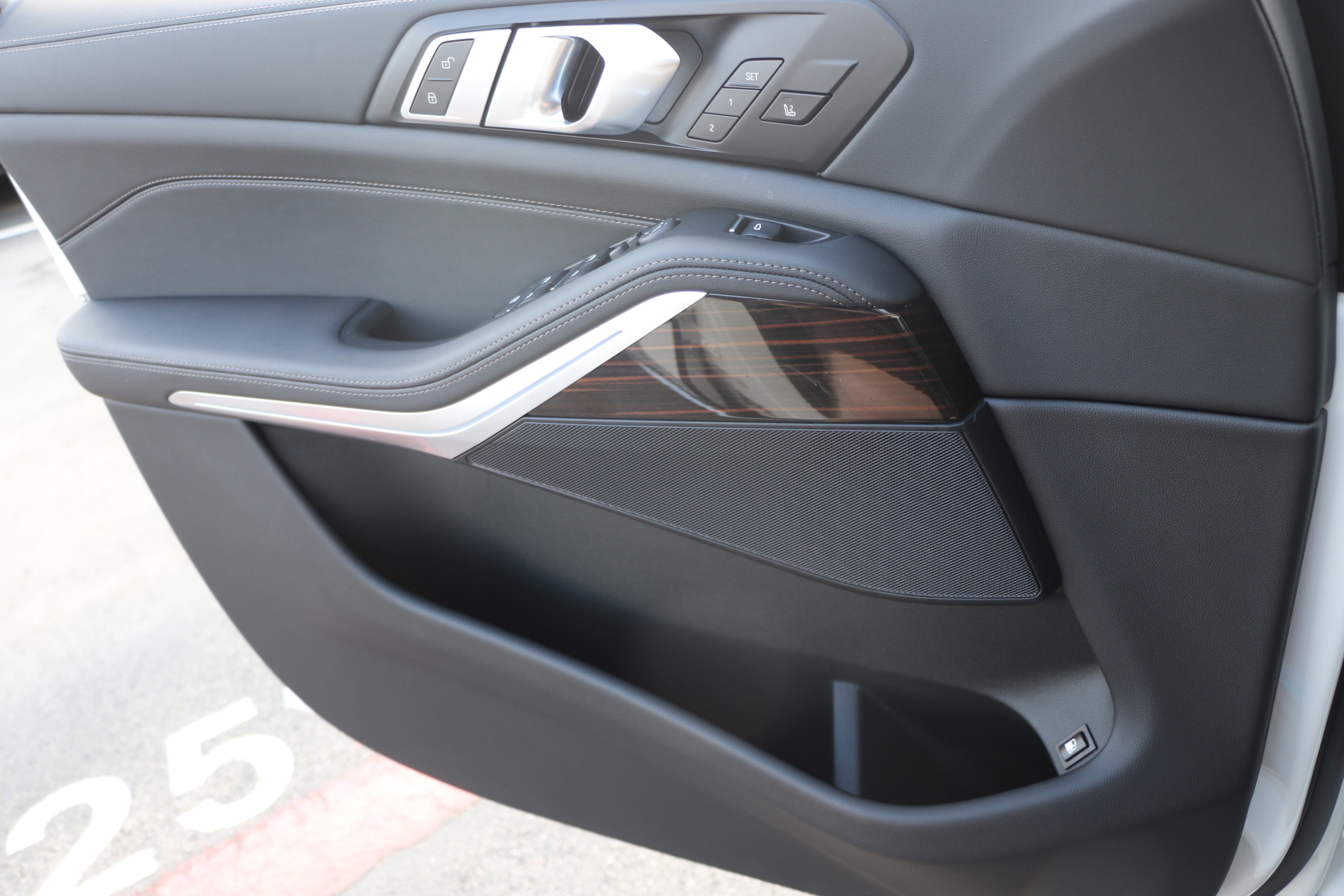 Used 2026 BMW X5 xDrive50e w/ Parking Assistance Package image 26