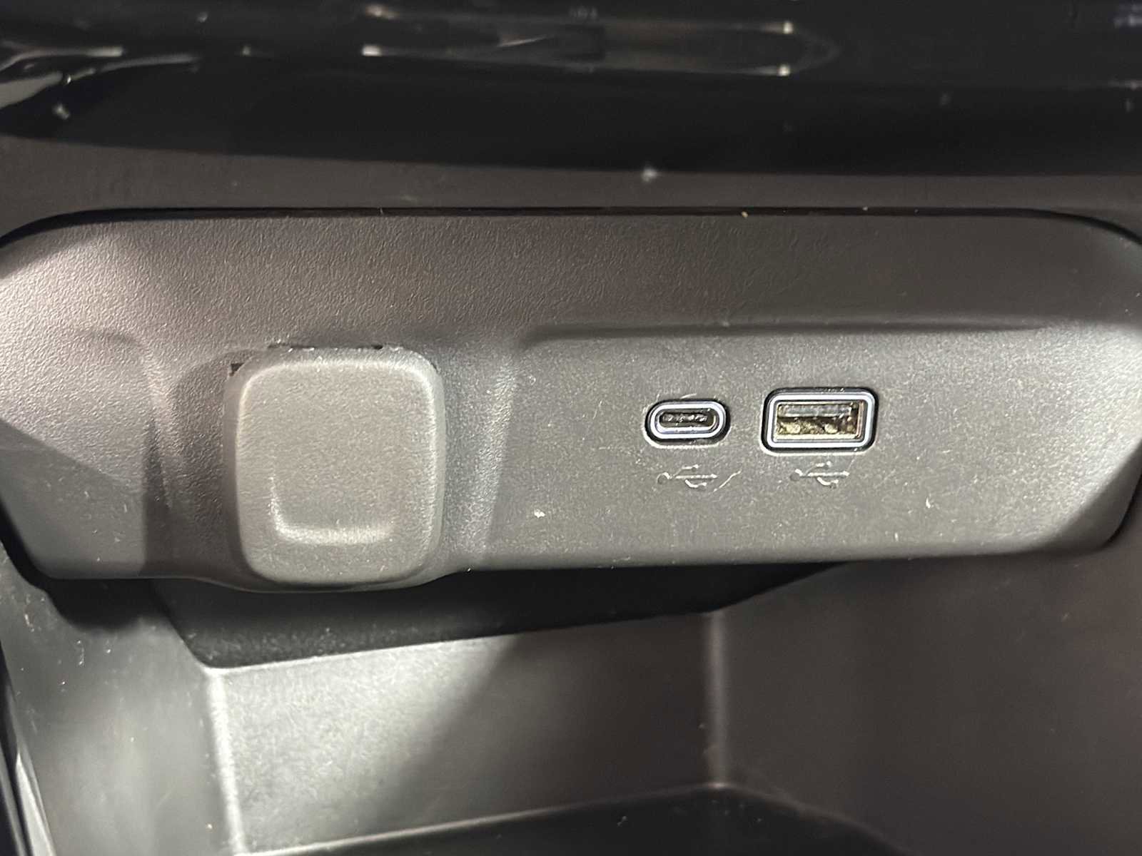 Used 2024 Chevrolet Trax RS image 28