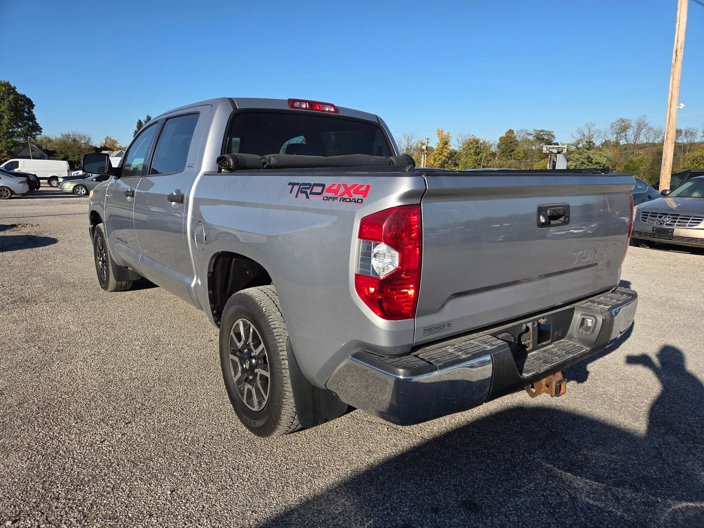 Used 2015 Toyota Tundra SR5 w/ TRD Off Road Package AWD/4WD image 8