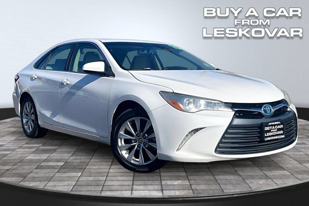 Used 2015 Toyota Camry XLE w/ Moonroof Package FWD image 1
