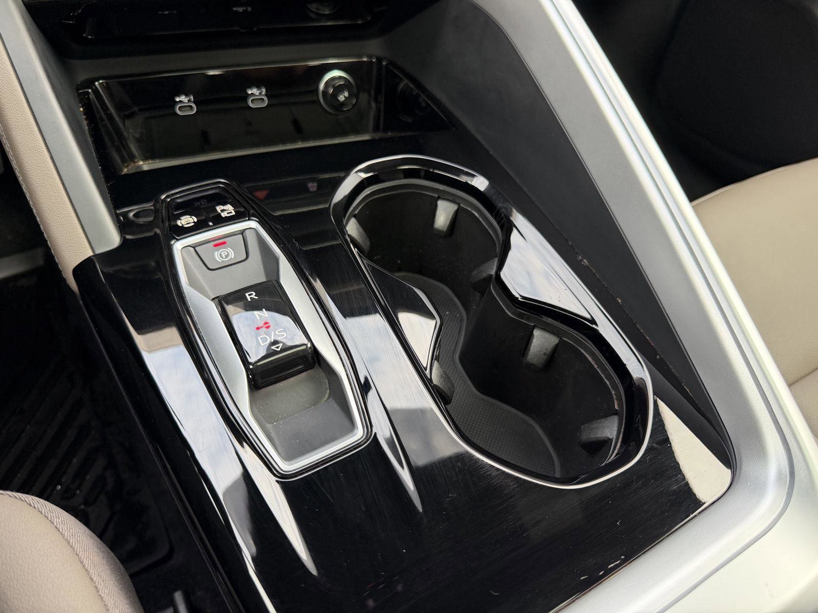 Used 2025 Audi Q5 Premium w/ Convenience Package image 18