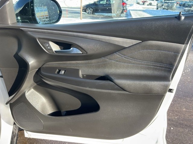 Used 2024 Buick Envista Sport Touring w/ Convenience II Package image 10