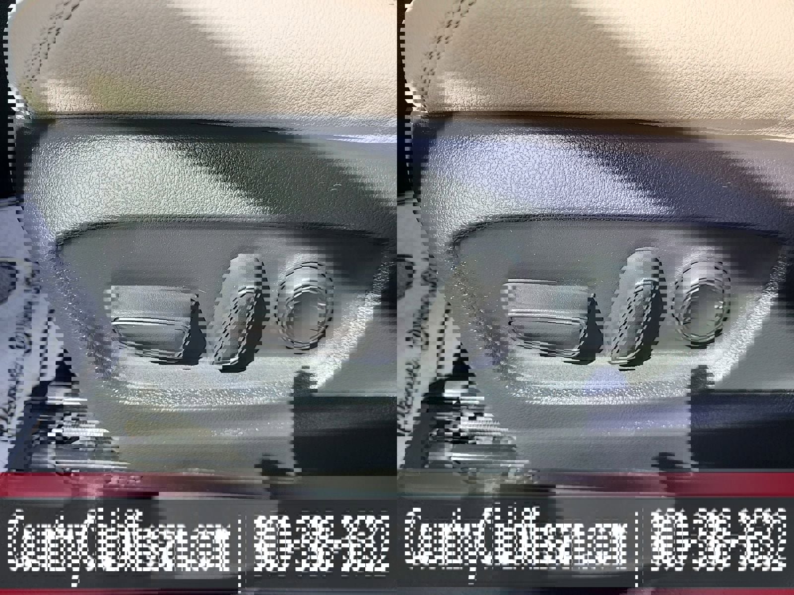 Used 2023 Toyota Corolla Cross XLE w/ Convenience Package image 12