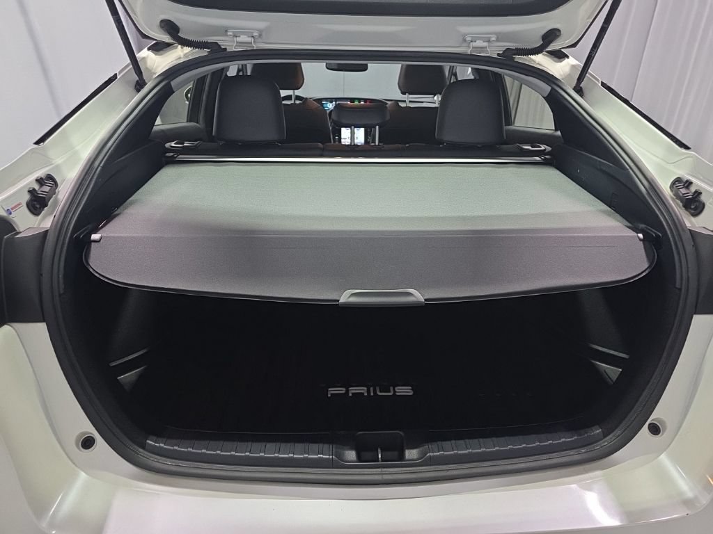 Used 2018 Toyota Prius Four w/ Advanced Technology Package FWD image 6