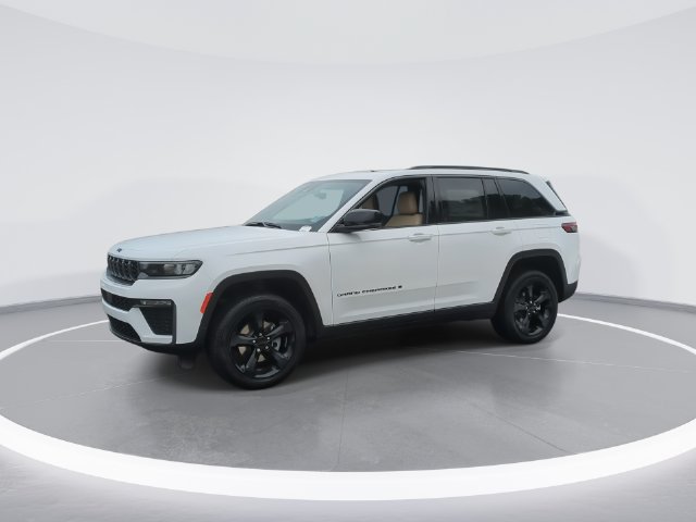 New 2026 Jeep Grand Cherokee Limited w/ Limited Altitude Package RWD image 4
