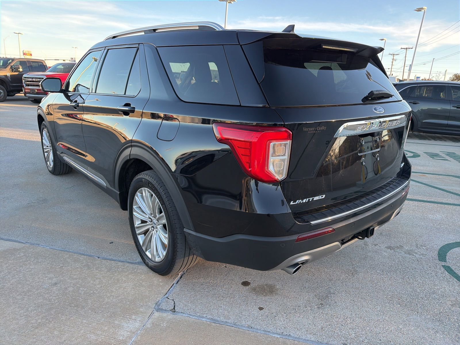 Used 2022 Ford Explorer Limited w/ Limited Technology Package image 5