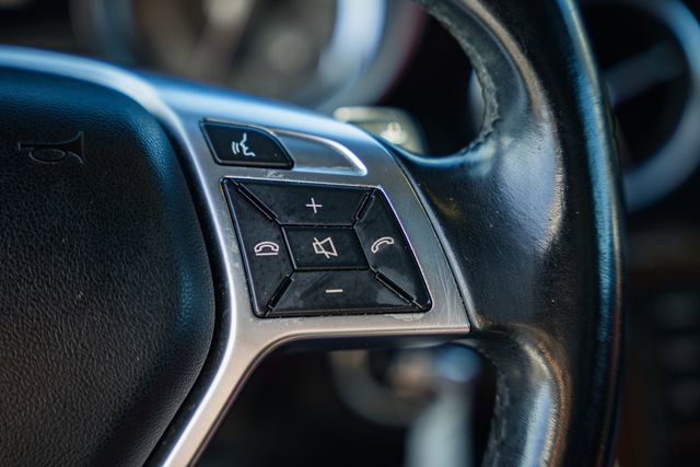 Used 2016 Mercedes-Benz SLK 300 image 27