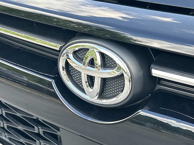 Used 2021 Toyota 4Runner SR5 AWD/4WD image 10