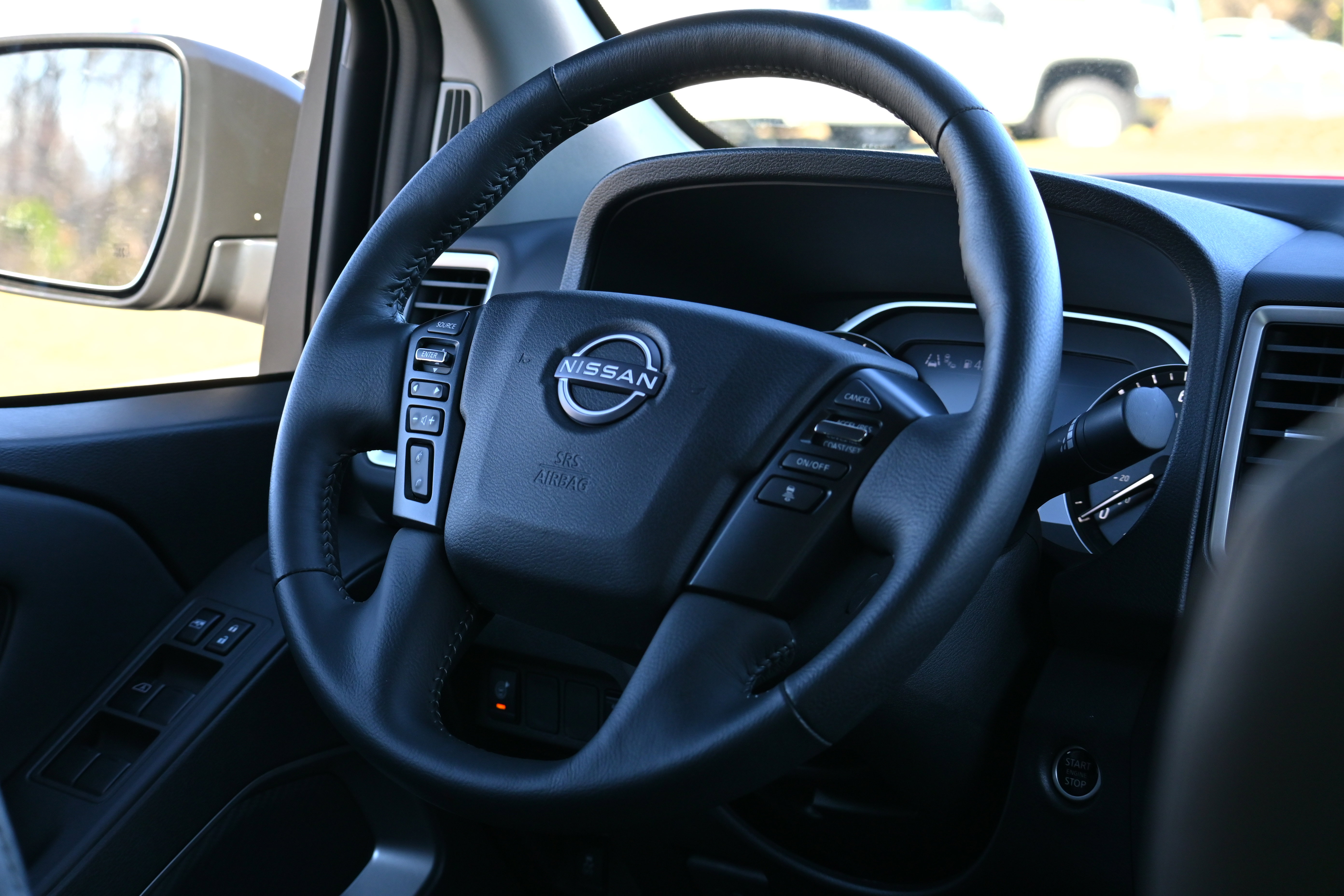 Used 2024 Nissan Frontier SL w/ Technology Package image 17