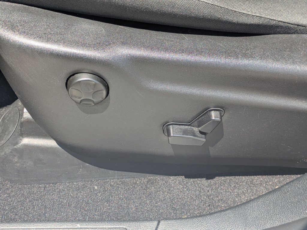 Used 2025 Dodge Durango GT RWD image 16