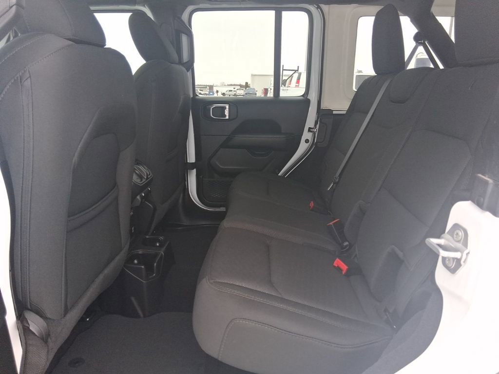 Used 2023 Jeep Wrangler Sahara w/ Cold Weather Group image 18