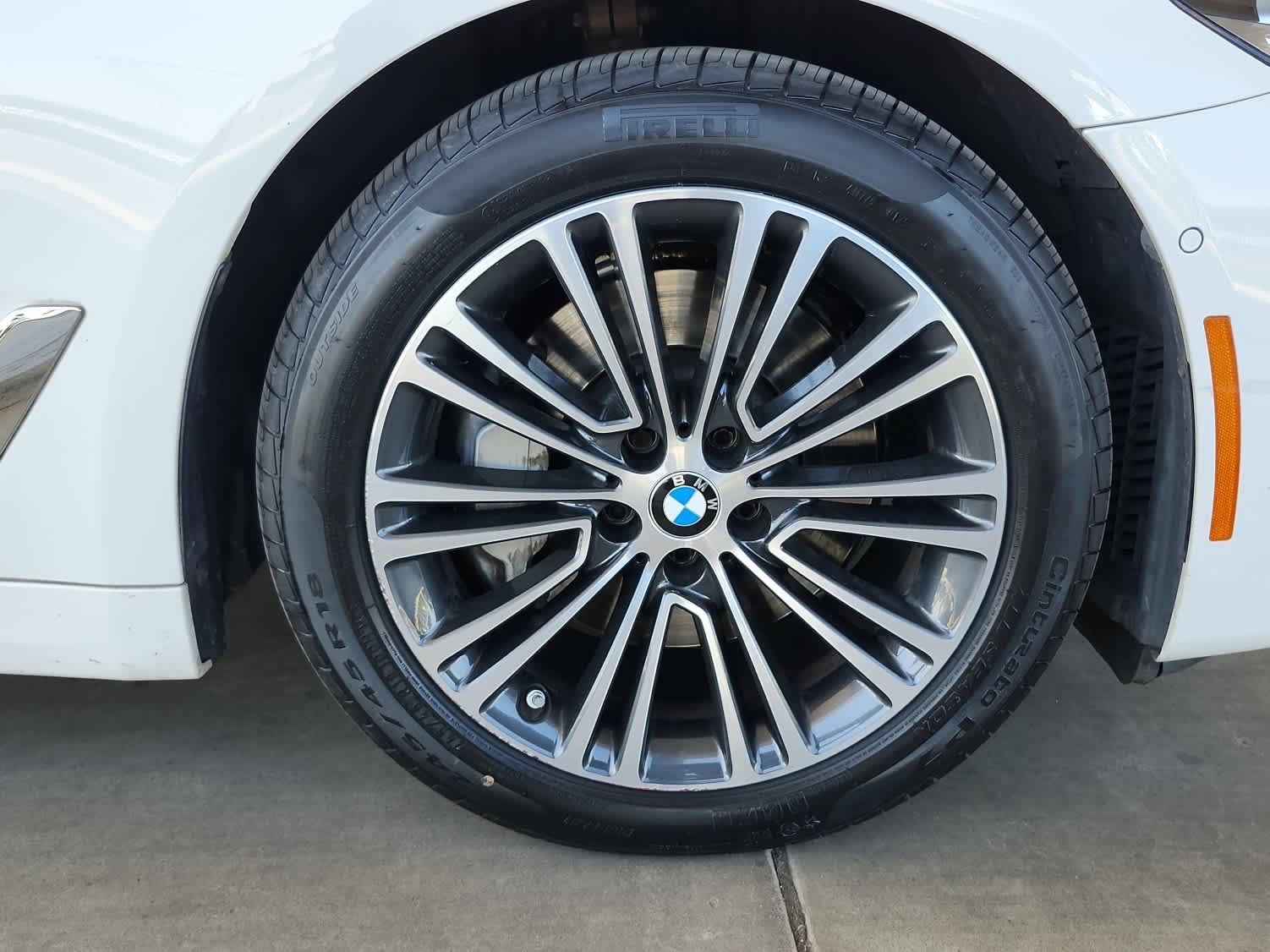 Used 2017 BMW 530i RWD image 9