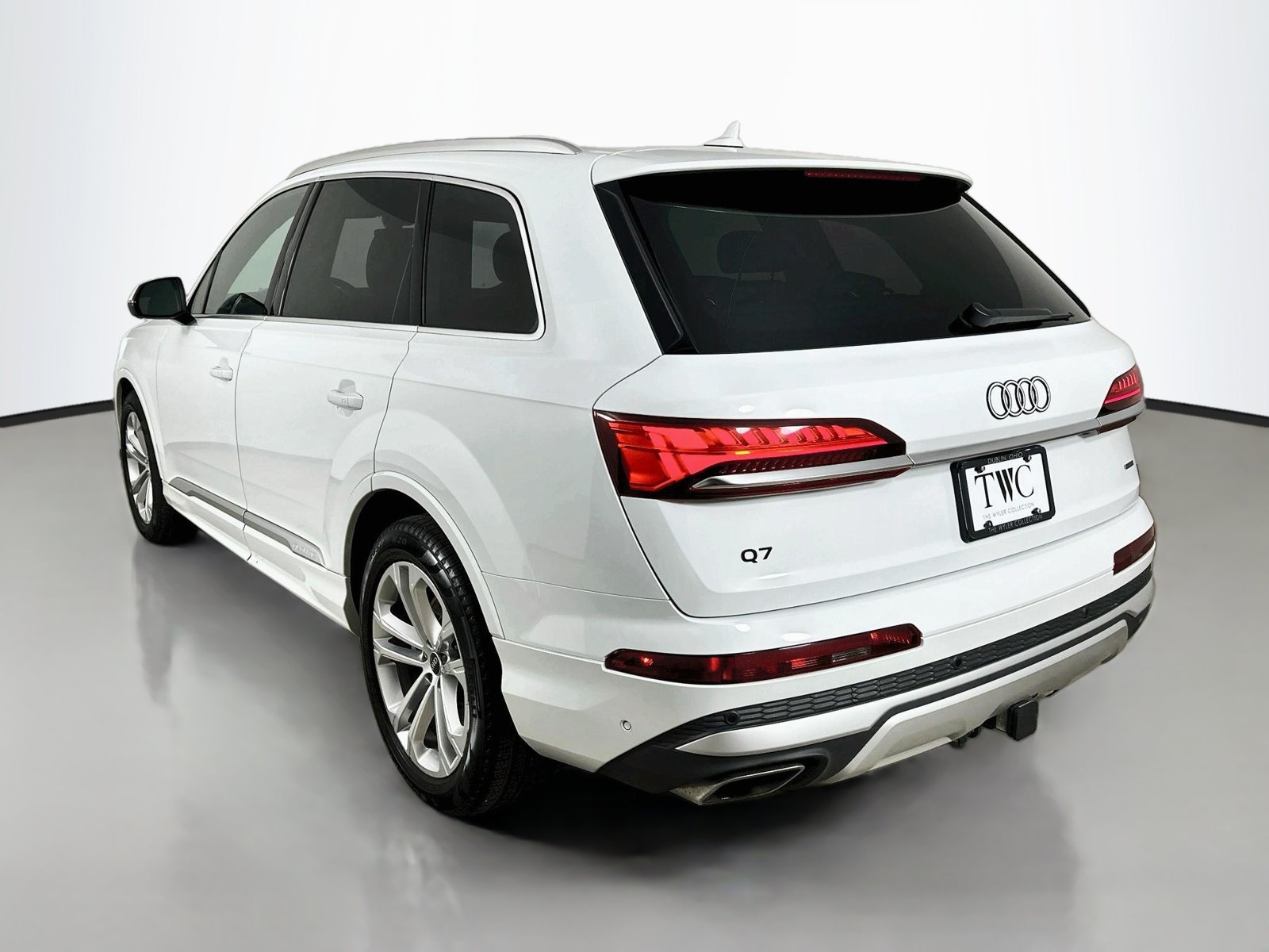 Used 2026 Audi Q7 3.0T Premium Plus w/ Premium Plus Package AWD/4WD image 7