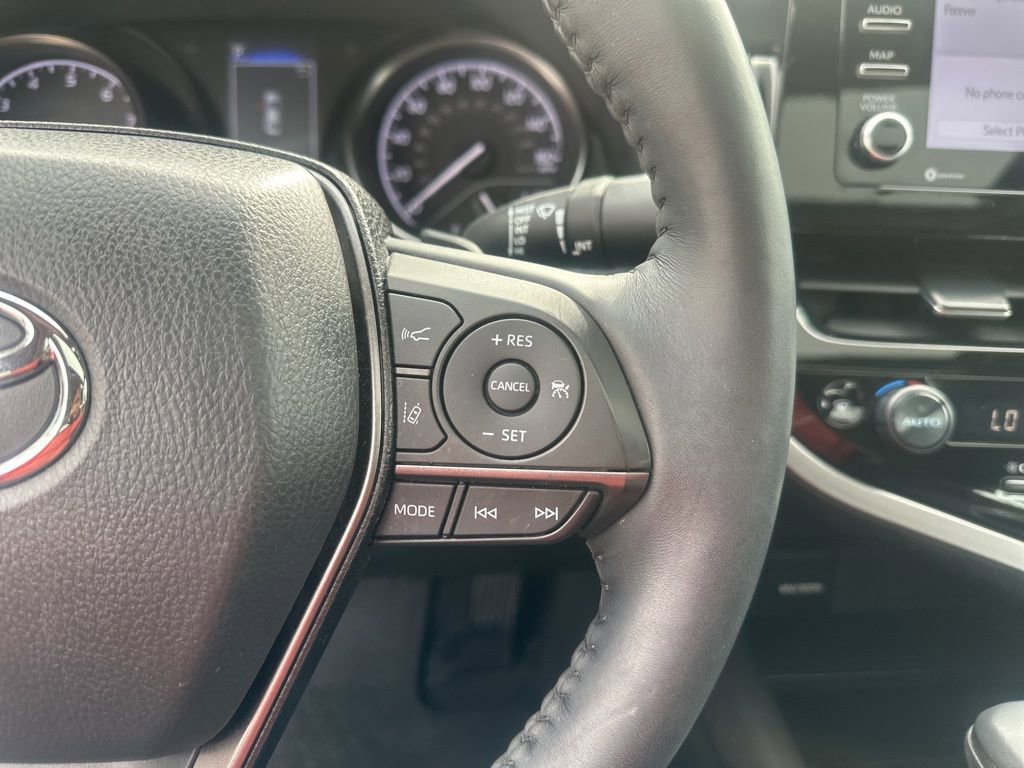 Used 2023 Toyota Camry SE w/ Cold Weather Package image 16