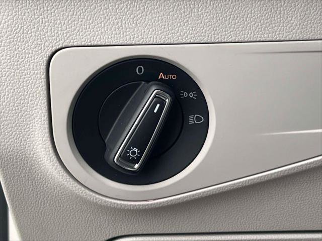 Used 2022 Volkswagen Tiguan SE R-Line image 21