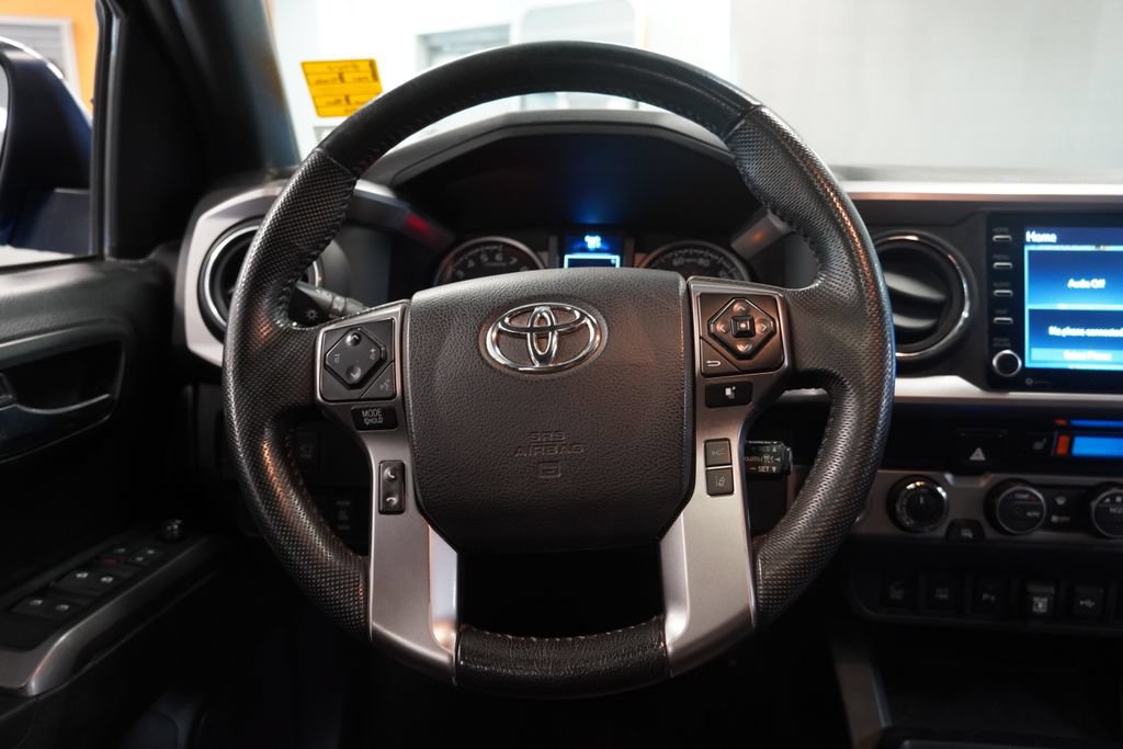 Used 2021 Toyota Tacoma Limited AWD/4WD image 18