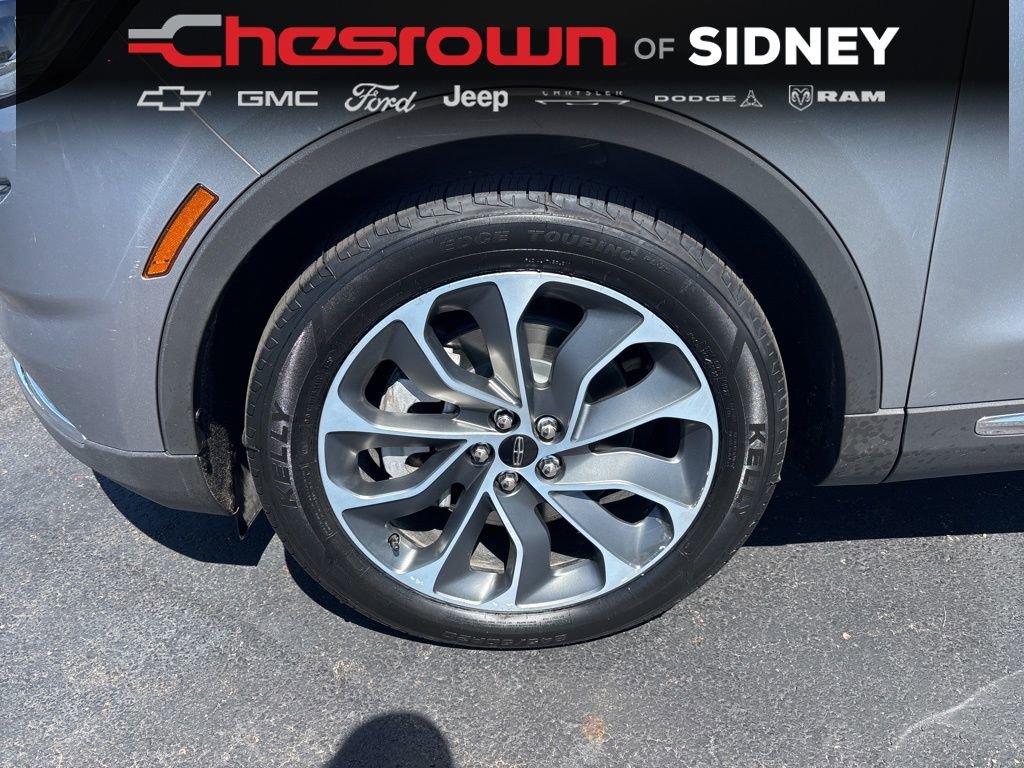 Used 2023 Lincoln Nautilus Reserve image 9