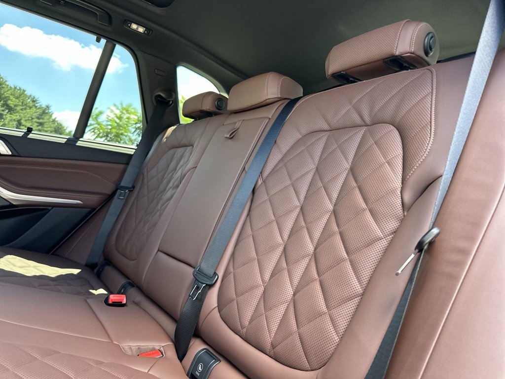 New 2026 BMW X5 M60i image 23