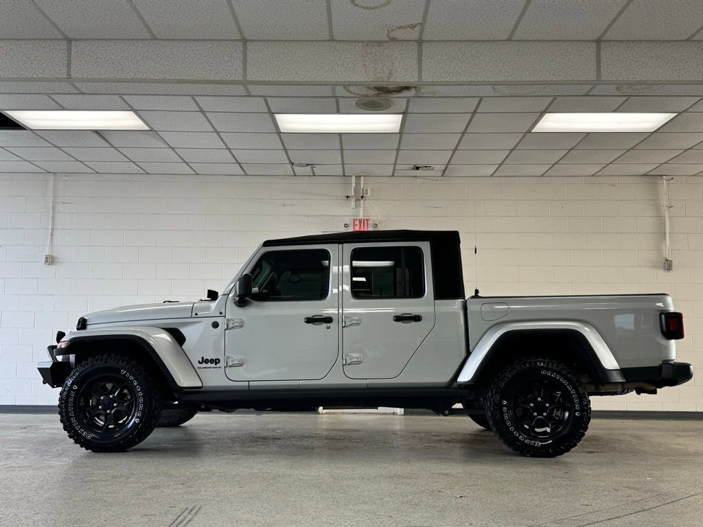 Certified 2023 Jeep Gladiator Willys image 5