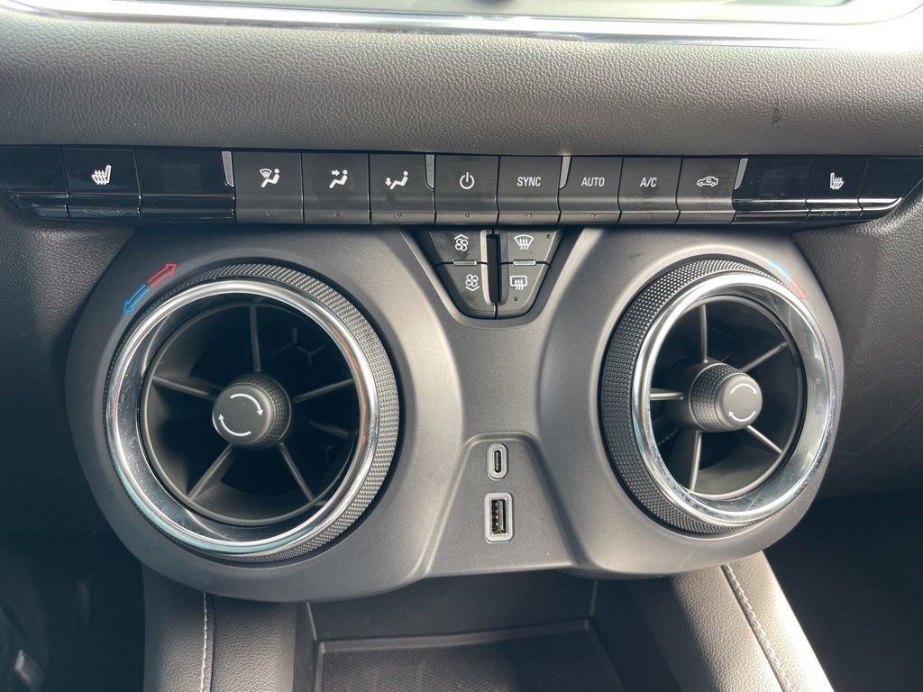 Used 2025 Chevrolet Blazer LT image 12