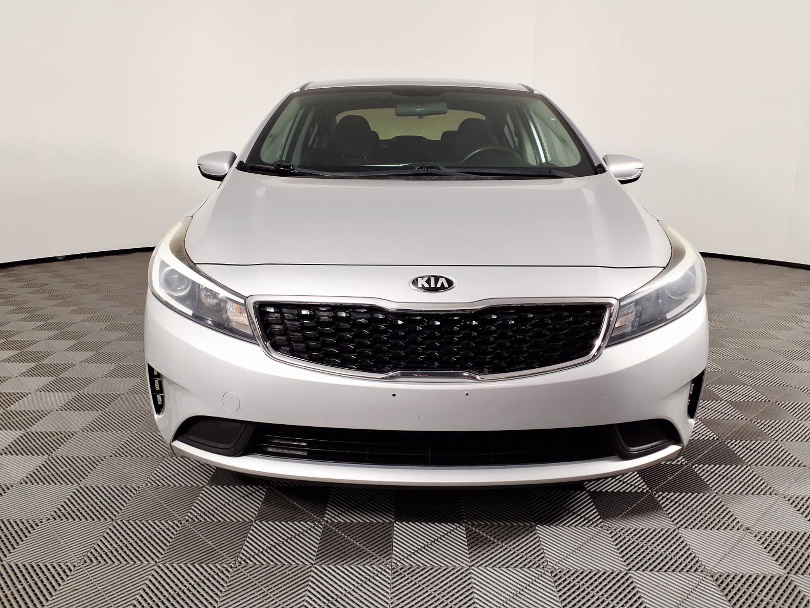 Used 2018 Kia Forte LX w/ LX Popular Package image 2
