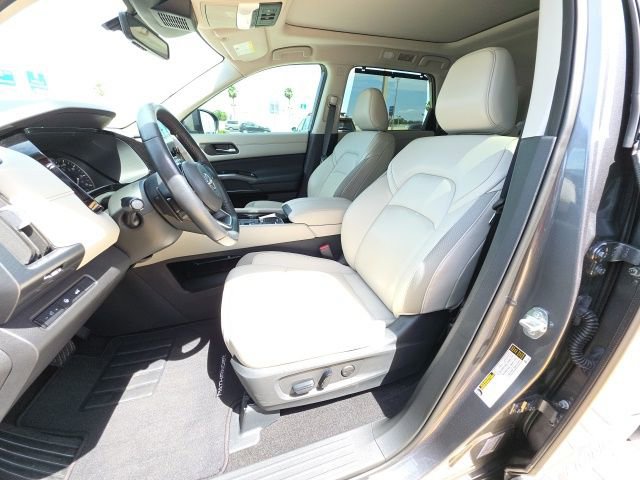 Used 2023 Nissan Pathfinder SL w/ SL Premium Package image 13