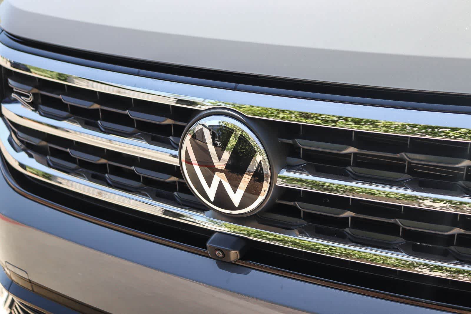 Used 2023 Volkswagen Atlas Cross Sport SEL Premium R-Line AWD/4WD image 11