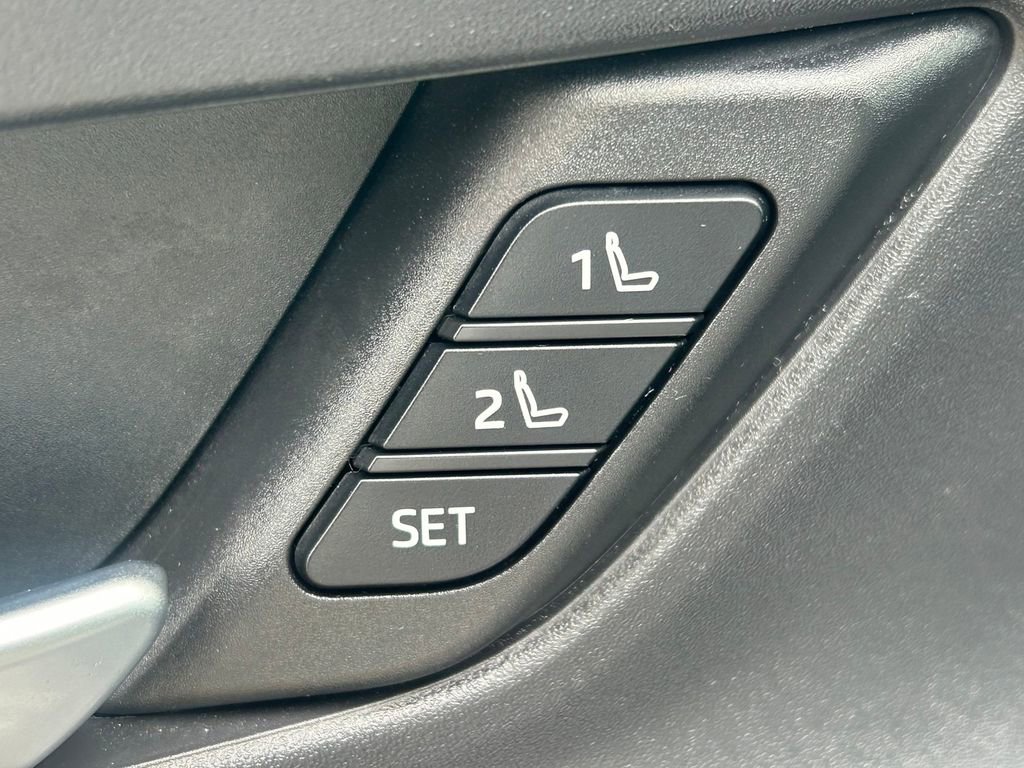 Used 2024 Toyota Prius Limited image 25