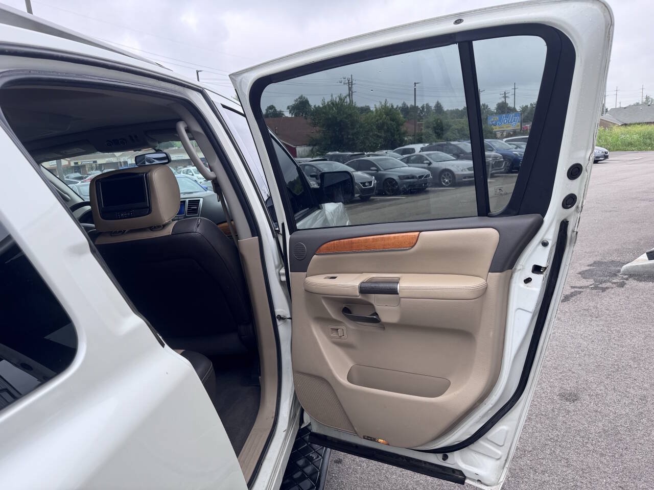 Used 2014 Nissan Armada Platinum w/ Platinum Reserve Package AWD/4WD image 19