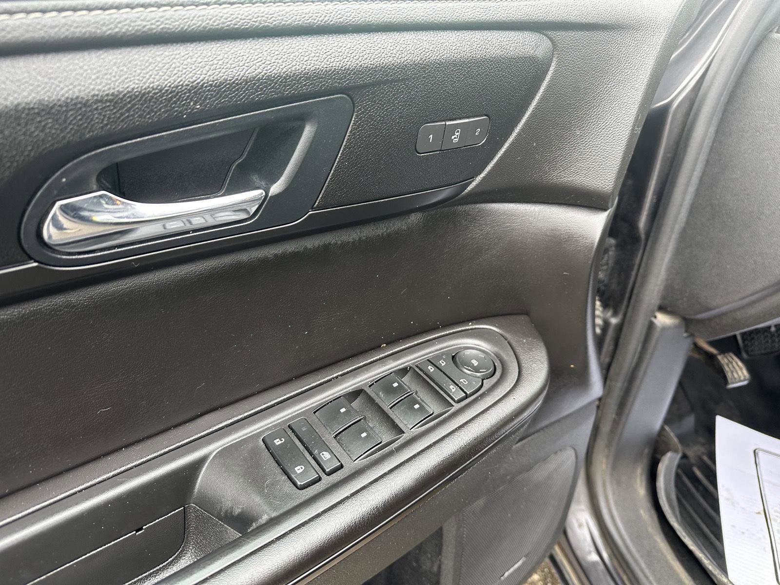 Used 2016 Chevrolet Traverse LT image 19