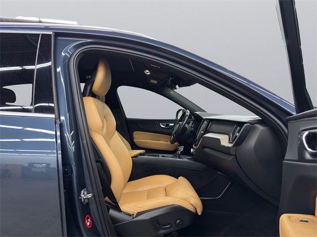 Used 2018 Volvo XC60 T5 Inscription w/ Convenience Package image 16