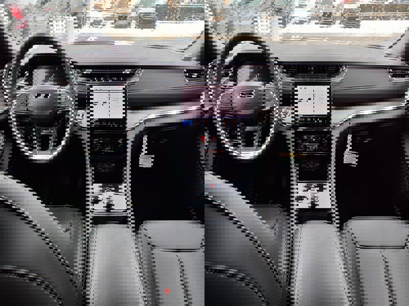 Used 2025 Jeep Grand Cherokee Limited image 13