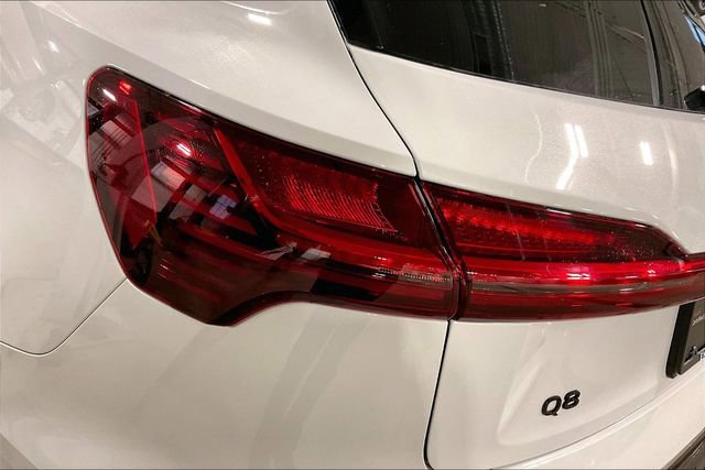 Used 2024 Audi Q8 e-tron Premium Plus w/ Premium Plus Package image 29