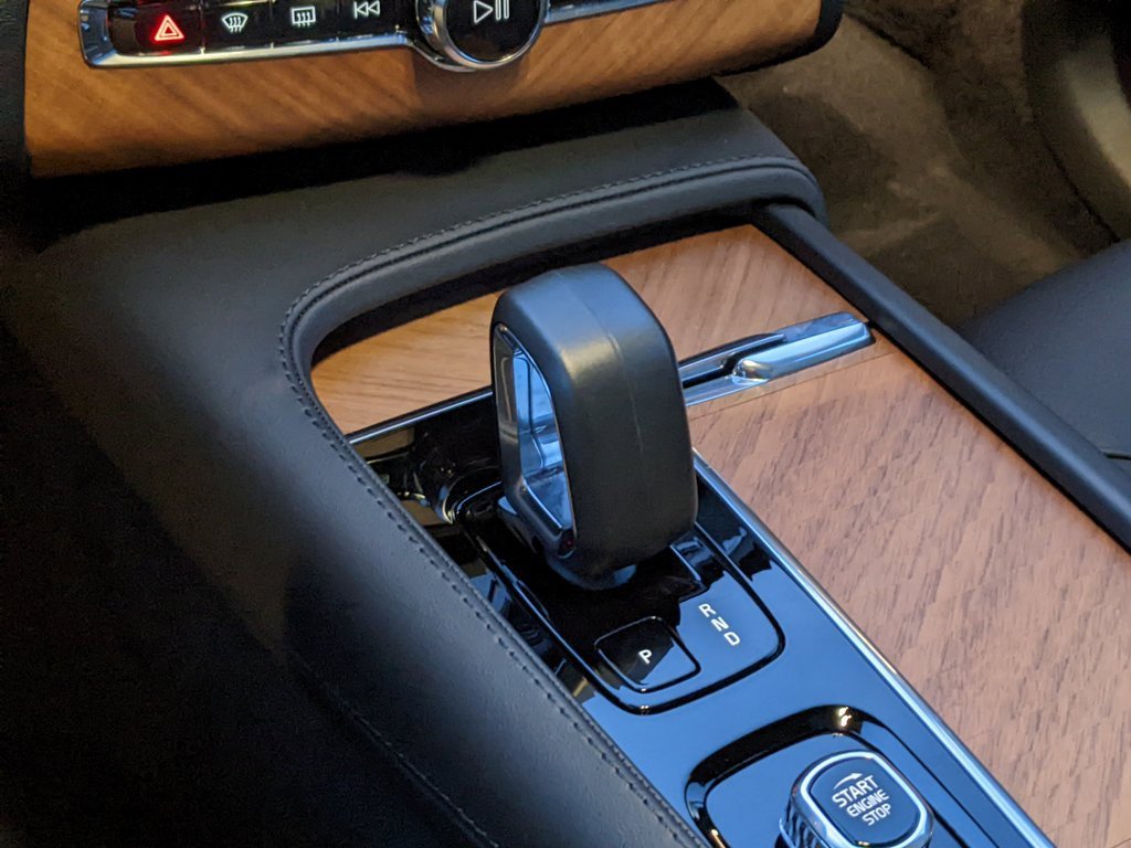 Certified 2025 Volvo XC90 B5 Plus image 19