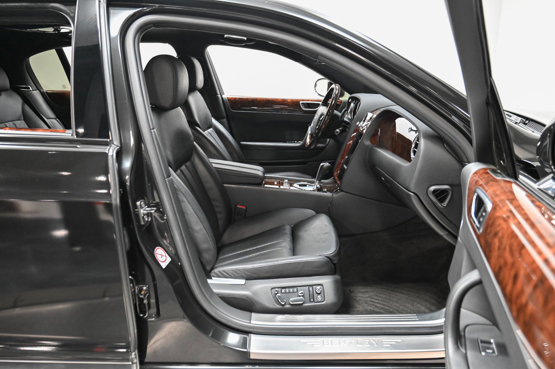 Used 2006 Bentley Flying Spur Flying Spur AWD/4WD image 30