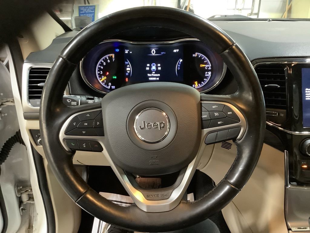 Certified 2022 Jeep Grand Cherokee Laredo E w/ Security & Convenience Group image 29