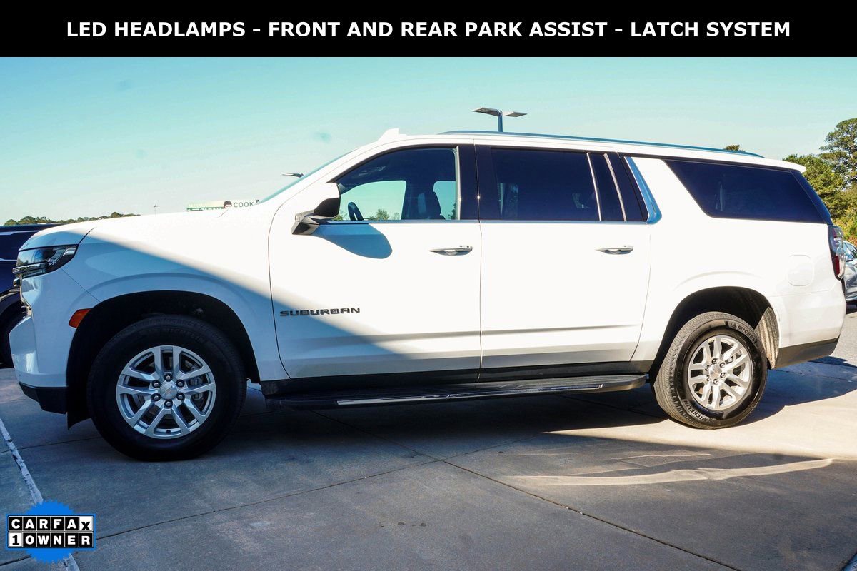 Used 2024 Chevrolet Suburban LT image 2