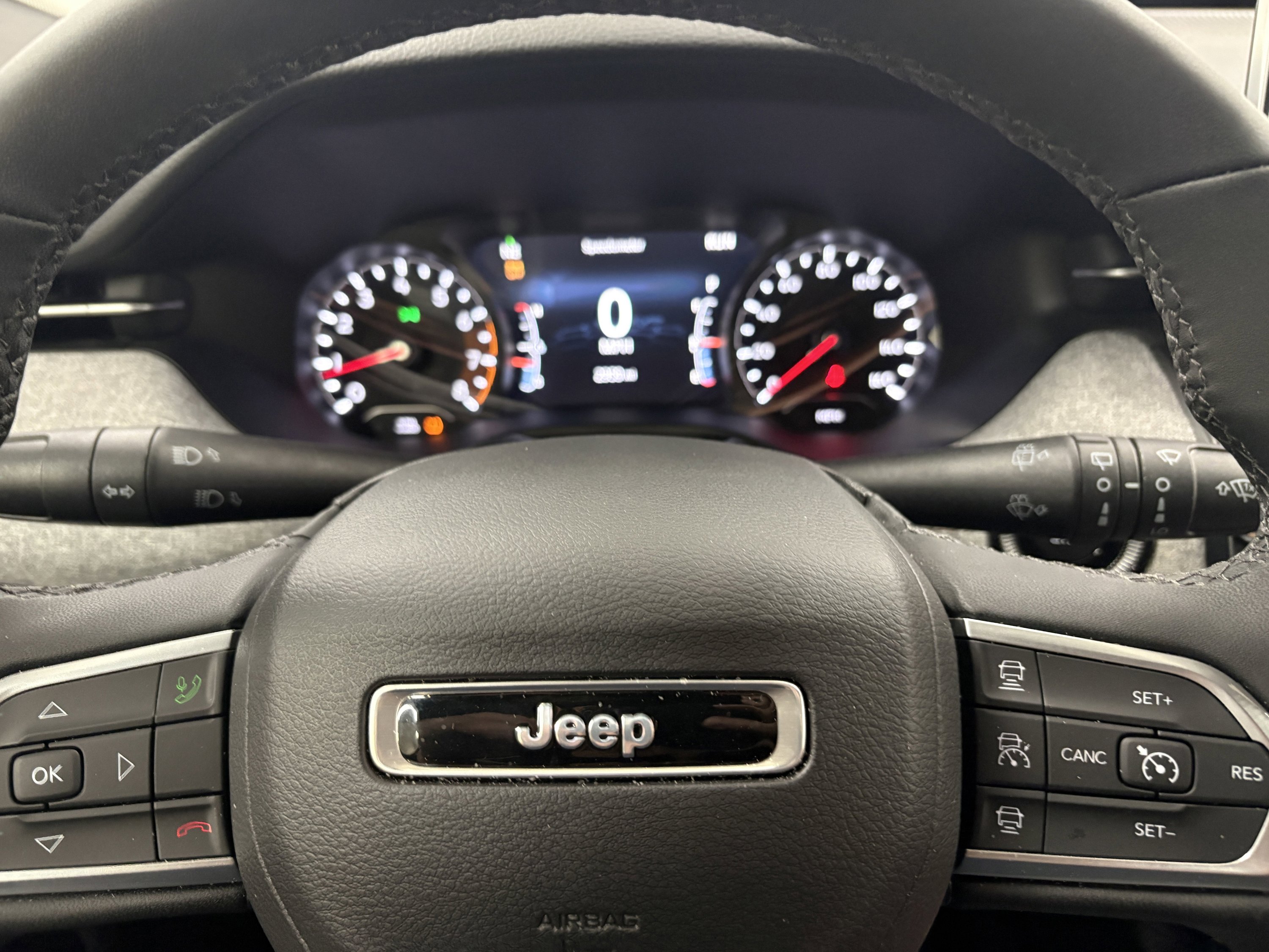 Used 2024 Jeep Compass Latitude image 33