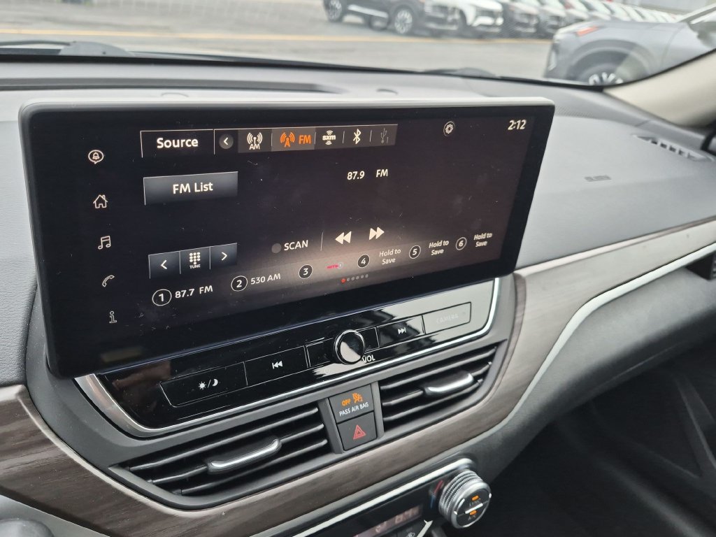Used 2025 Nissan Altima 2.5 SV w/ SV Special Edition Package FWD image 19
