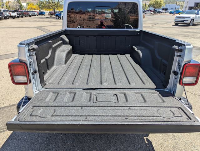 Certified 2023 Jeep Gladiator Rubicon w/ Cold Weather Group AWD/4WD image 24