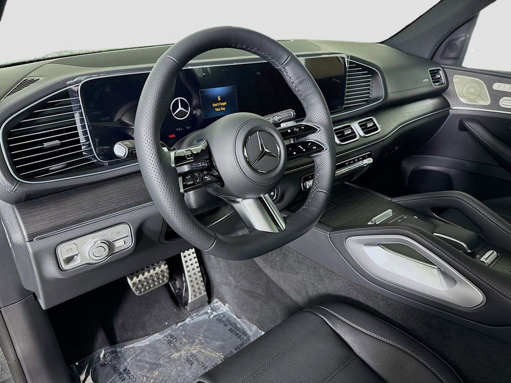 Used 2026 Mercedes-Benz GLS 450 4MATIC image 9
