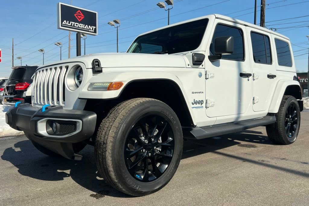 Used 2022 Jeep Wrangler Unlimited Sahara w/ Cold Weather Group image 14