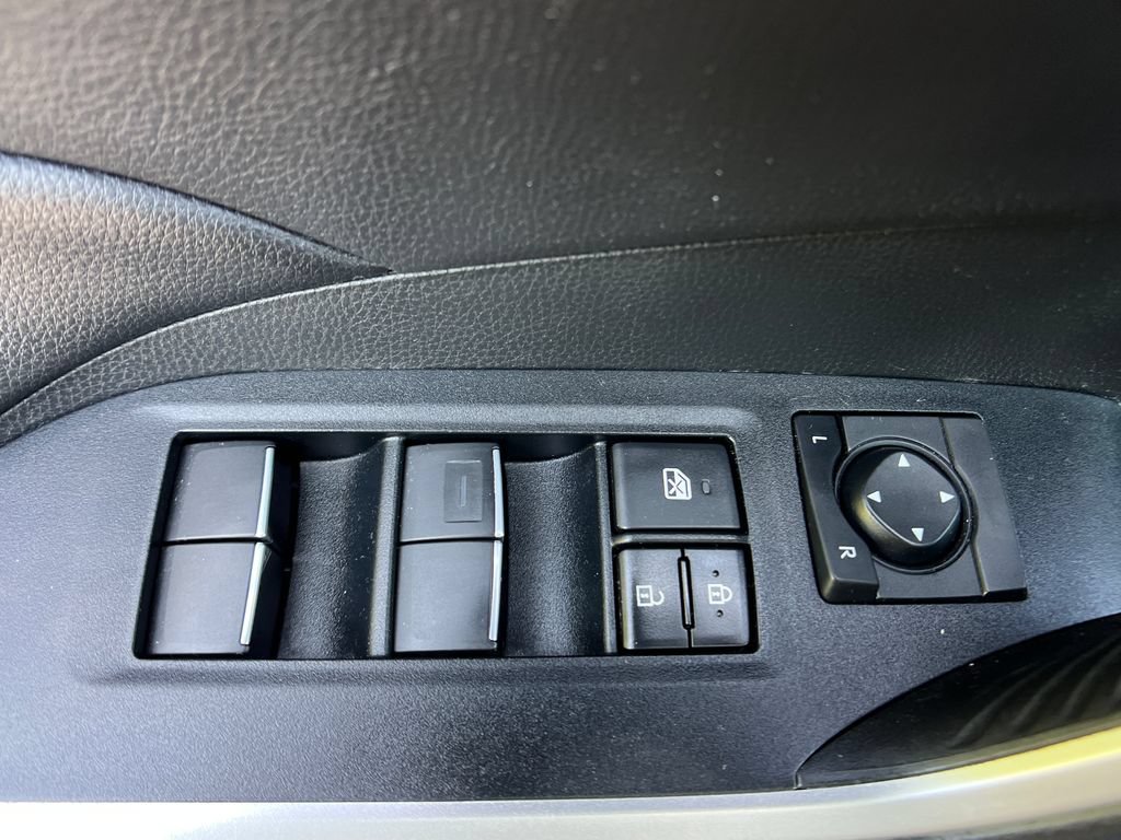 Used 2019 Toyota RAV4 XLE Premium w/ Cold Weather Package AWD/4WD image 12