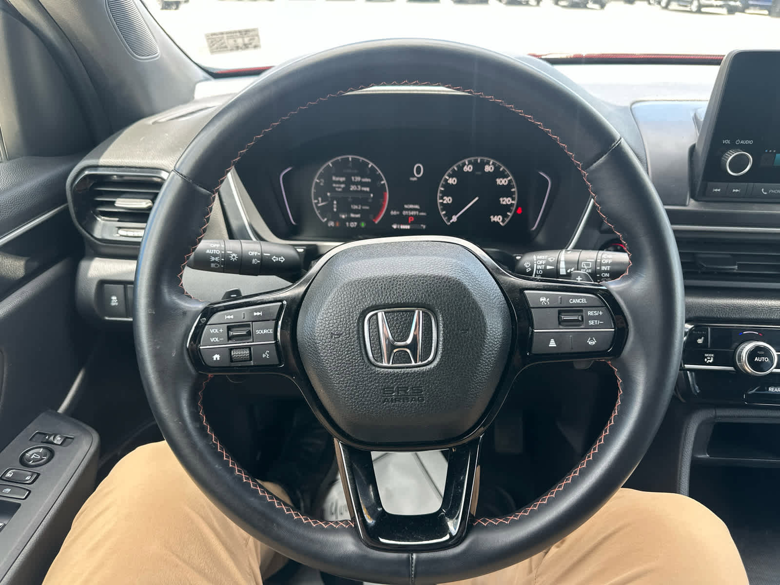 Used 2025 Honda Pilot Sport image 25