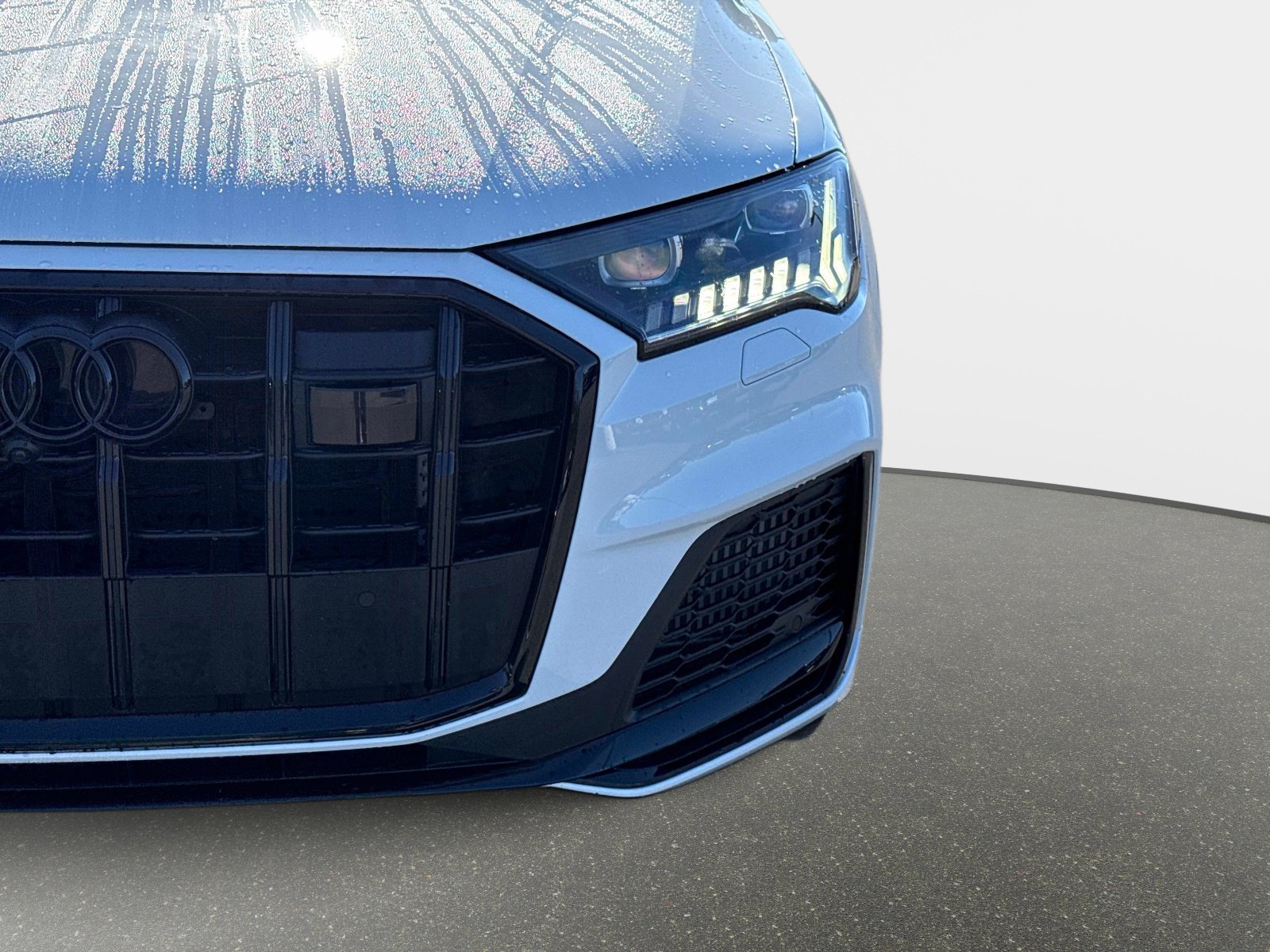 Used 2023 Audi SQ7 Prestige w/ Sport Package AWD/4WD image 11