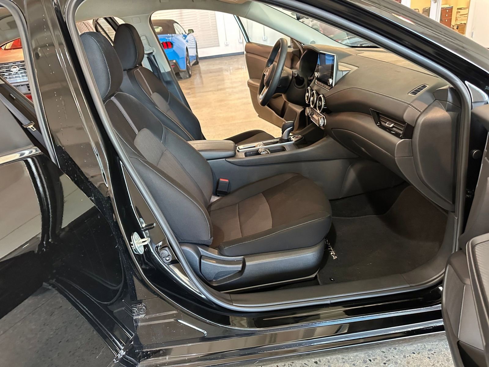 Used 2025 Nissan Sentra SV image 35