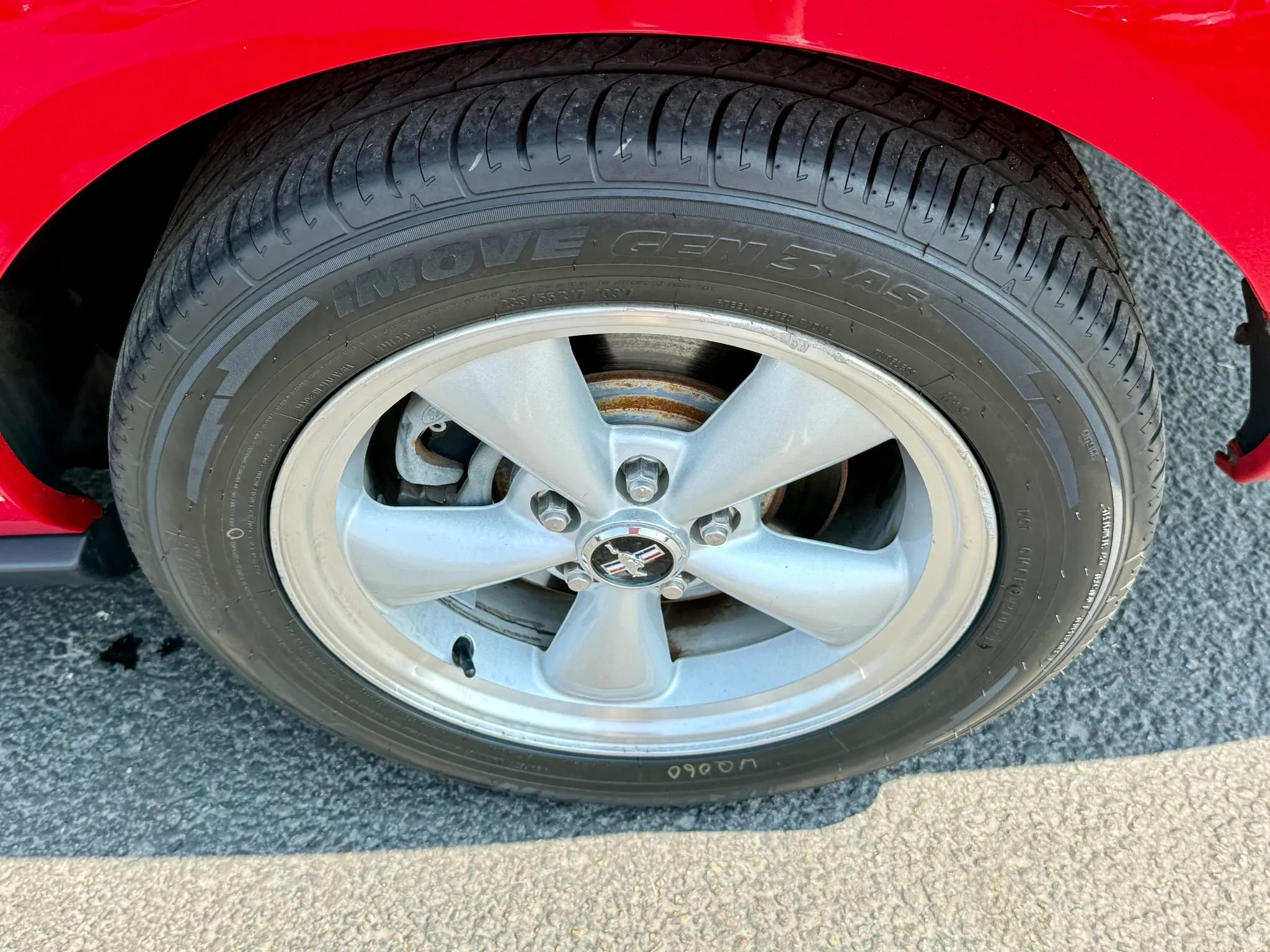 Used 2008 Ford Mustang Convertible RWD image 28