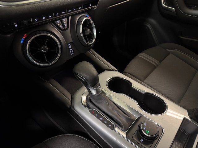 Used 2024 Chevrolet Blazer LT w/ Midnight/Sport Edition FWD image 17