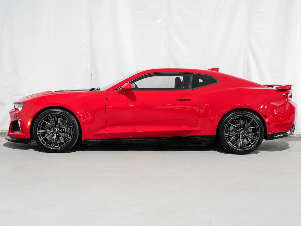 Used 2017 Chevrolet Camaro ZL1 RWD image 2